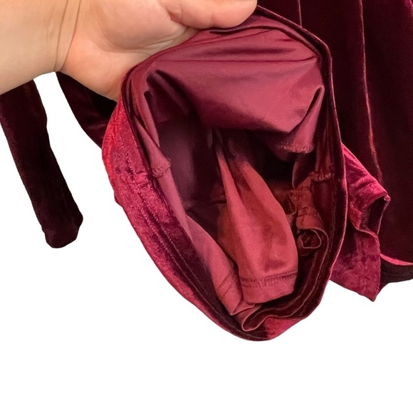 LULUS Romantic Moves Burgundy Velvet Long Sleeve Romper Women's Size Small - Picture 9 of 11